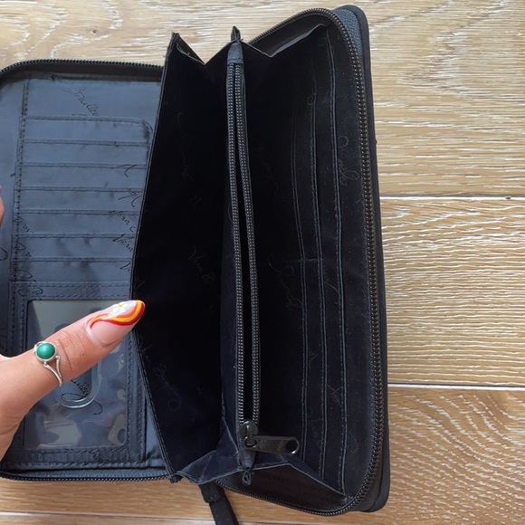 Vera Bradley Clutch - Picture 7 of 7